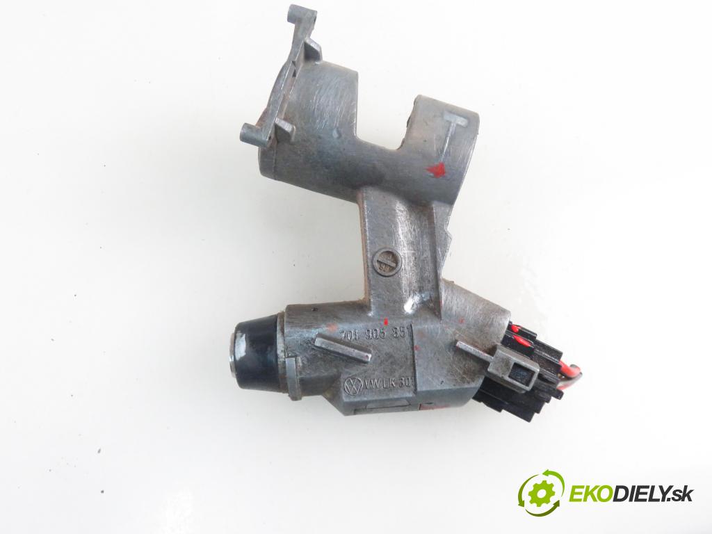 VW TRANSPORTER IV Autobus (70XB, 70XC, 7DB, 7DW, 7DK) BUS 1993 57,00 2.4 D 78 2370,00 spinačka 701905851 (Spínacia skrinka)