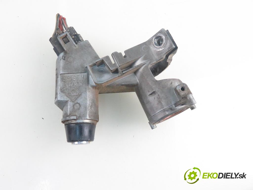 VW TRANSPORTER IV Autobus (70XB, 70XC, 7DB, 7DW, 7DK) BUS 1993 57,00 2.4 D 78 2370,00 spinačka 701905851 (Spínacia skrinka)