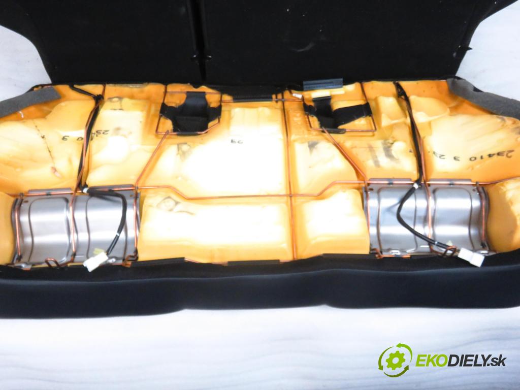 KIA SPORTAGE (SL) SUV 2012 100,00 2.0 CRDi 136 - D4HA 1995,00 Sedadlá, sedačky