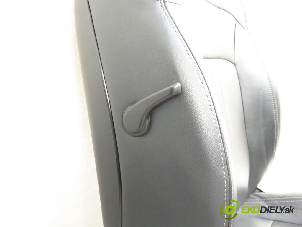 KIA SPORTAGE (SL) SUV 2012 100,00 2.0 CRDi 136 - D4HA 1995,00 Sedadlá, sedačky
