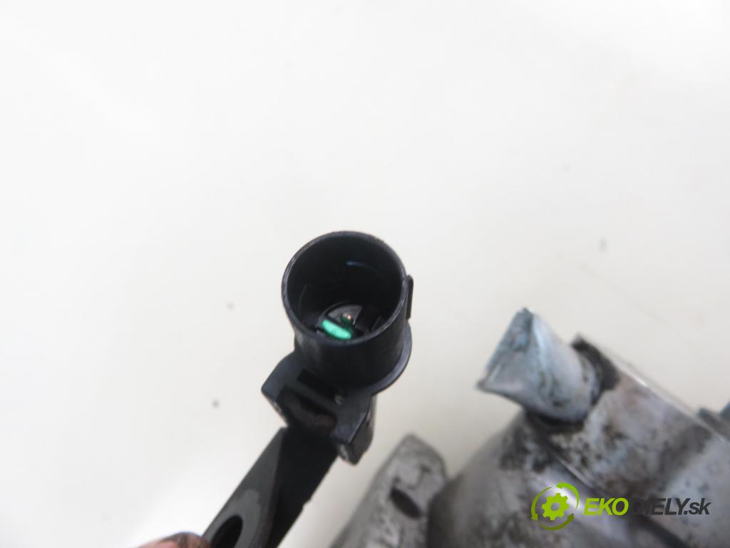 MITSUBISHI SPACE STAR nadwozie wielkoprzestrzenne (MPV) (DG_A) MINIVAN 2003 75,00 1.9 DI-D 102 - F9Q1 1870,00 KOMPRESOR: klimatizácie 8200040681 (Kompresor klimatizácie)