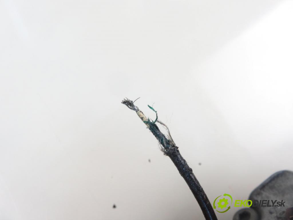 AUDI A6 (4B2, C5) SEDAN 1999 142,00 2.8 quattro - ACK 2771,00 KOMPRESOR: klimatizácie  (Kompresor klimatizácie)