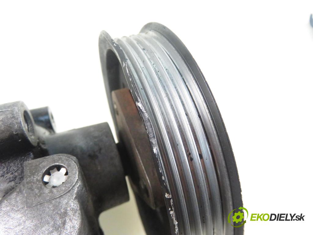 VW PASSAT B5 Variant (3B5) KOMBI 2000 85,00 1.9 TDI - AJM 1896,00 Pumpa servočerpadlo 8D0145177Q (Servočerpadlo, pumpa riadenia)