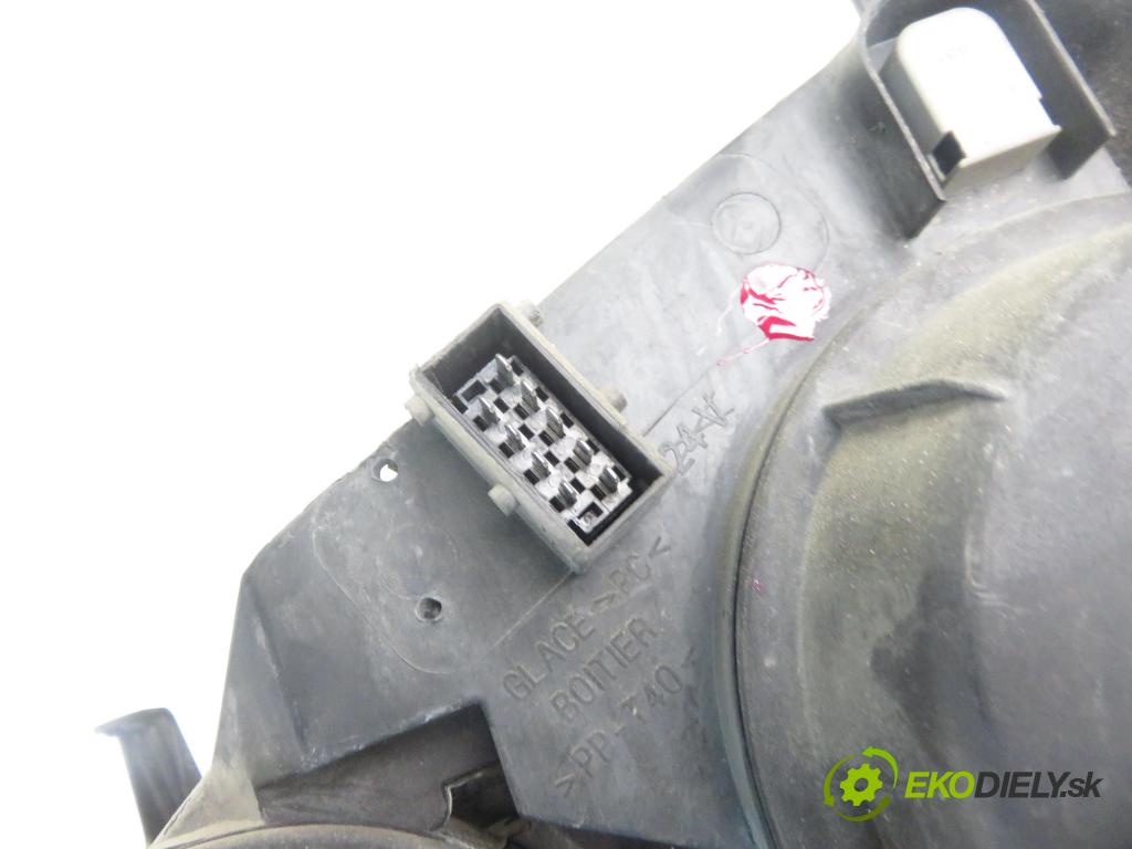 PEUGEOT 307 (3A/C) HB 2002 81,00 1.6 - NFU (TU5JP4) 1587,00 světlo PP 9641615680