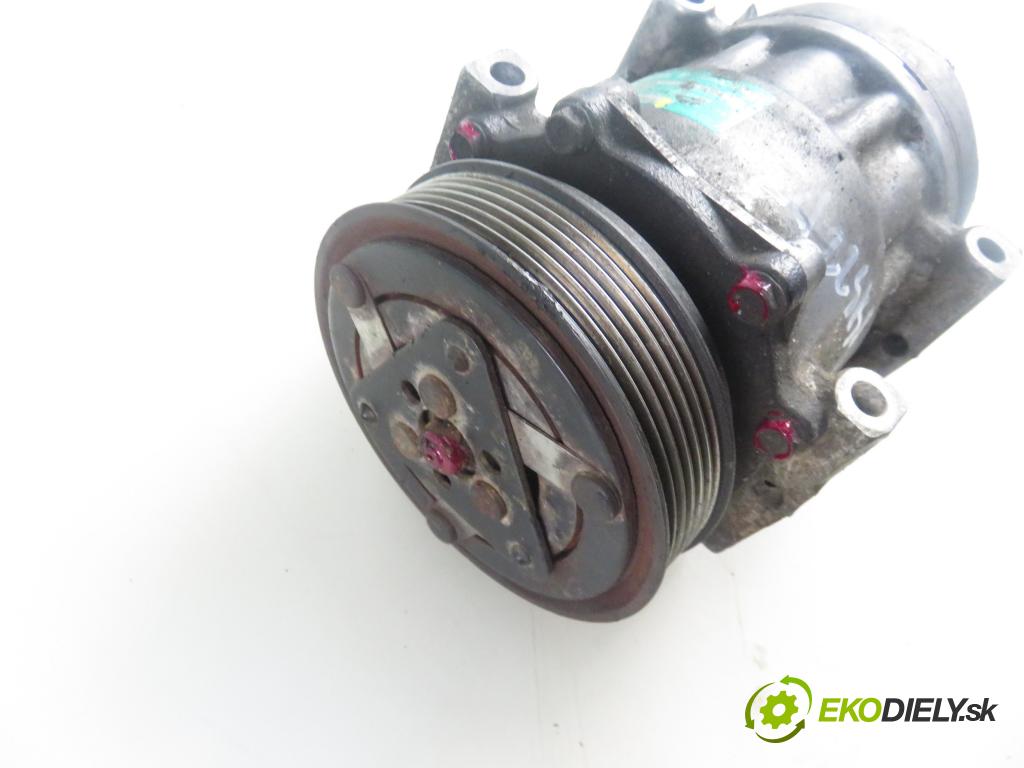 VOLVO V40 Kombi (645) KOMBI 2001 75,00 1.9 DI 102 - D 4192 T4 1870,00 KOMPRESOR: klimatizácie 8200040681 (Kompresor klimatizácie)