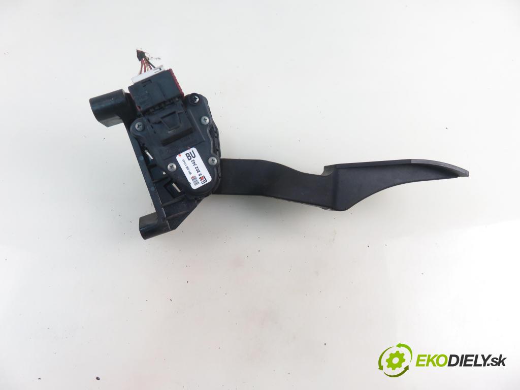 OPEL ZAFIRA B (A05) MINIVAN 2006 103,00 1.8 - Z 18 XER 1796,00 Potenciometer plynu 9202342BU ; 6PV00811401 (Pedál)