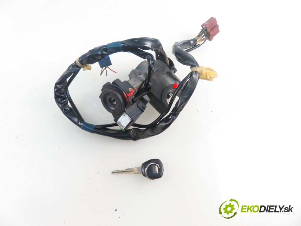 HONDA HR-V (GH) CROSSOVER 1999 77,00 1.6 16V (GH1, GH3) - D16W1 1590,00 spinačka  (Spínacia skrinka)