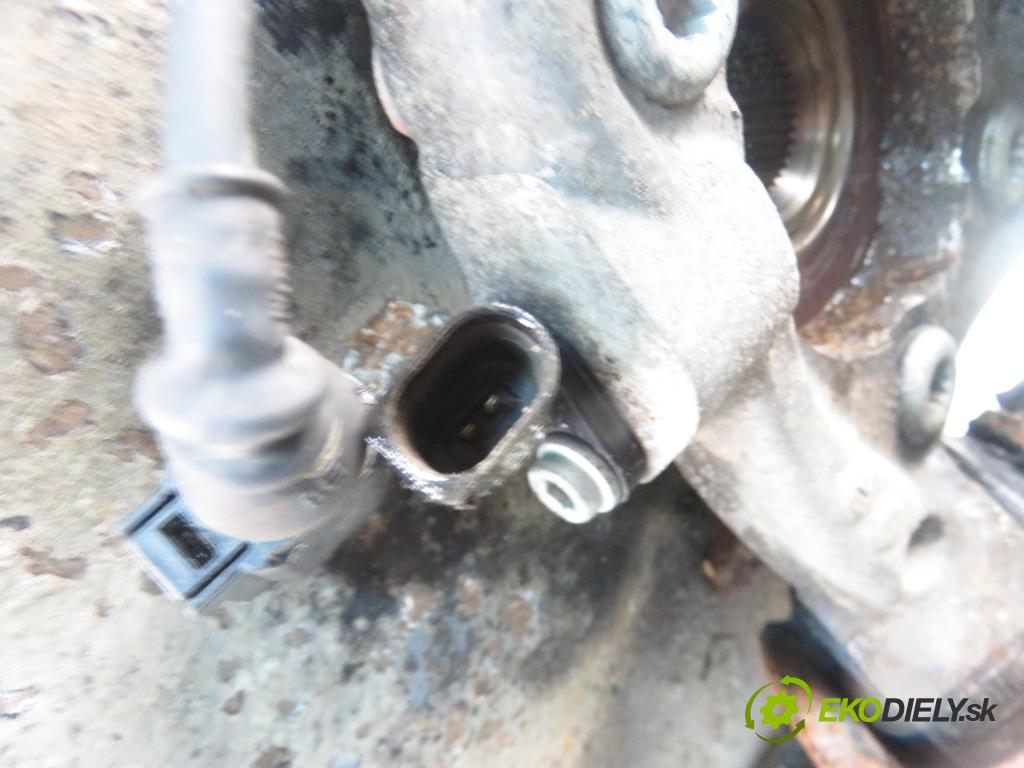 AUDI A6 (4F2, C6) SEDAN 2004 165,00 3.0 TDI quattro - BMK 2967,00 Rameno pravé zadné