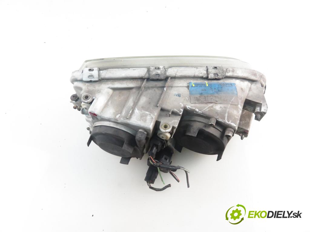 VOLVO V40 Kombi (645) KOMBI 2001 85,00 1.9 DI 116 - D 4192 T3 1870,00 světlo LP 30899682