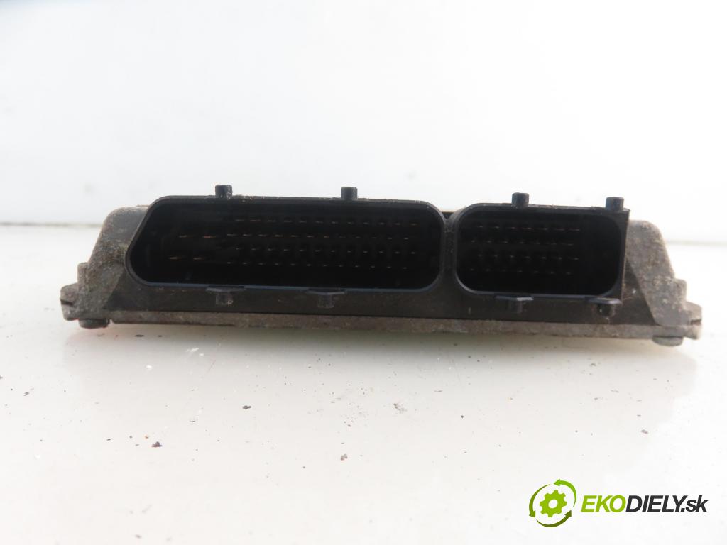 SEAT LEON (1M1) HB 2000 74,00 1.6 - AKL 1595,00 Riadiaca jednotka Motor 06A906019BR ; 5WP4450