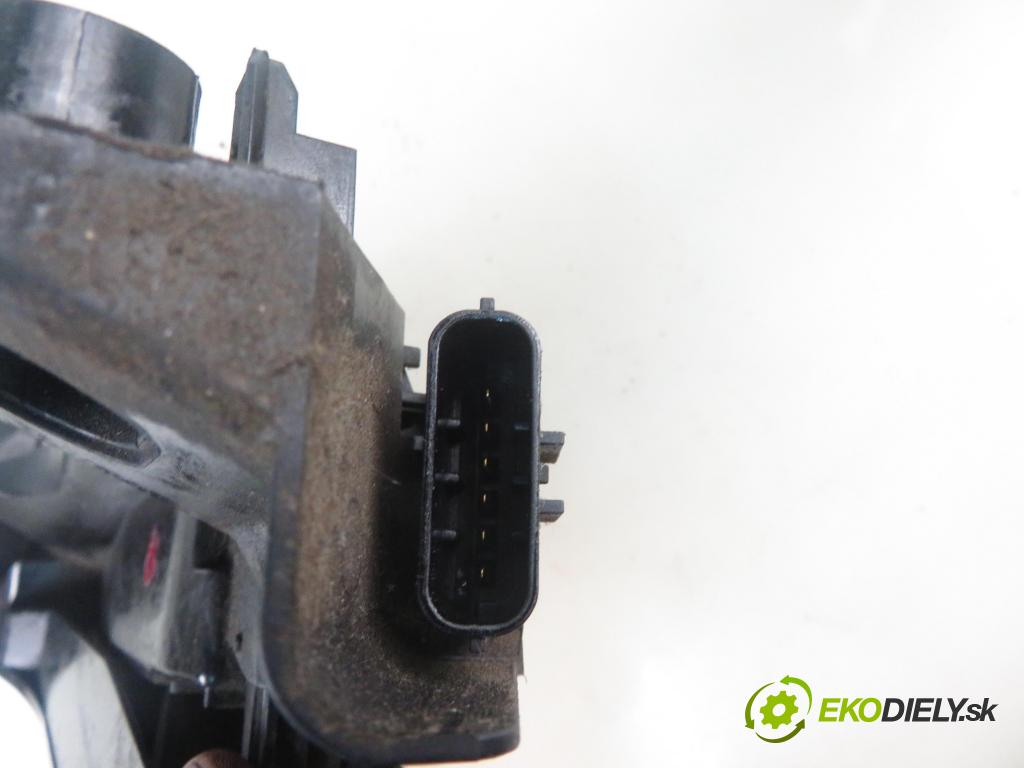 VW TOURAN (1T3) MINIVAN 2012 103,00 2.0 TDI - CFHC 1968,00 Potenciometer plynu 1T1721503J ; 1T1721503JE (Pedál)