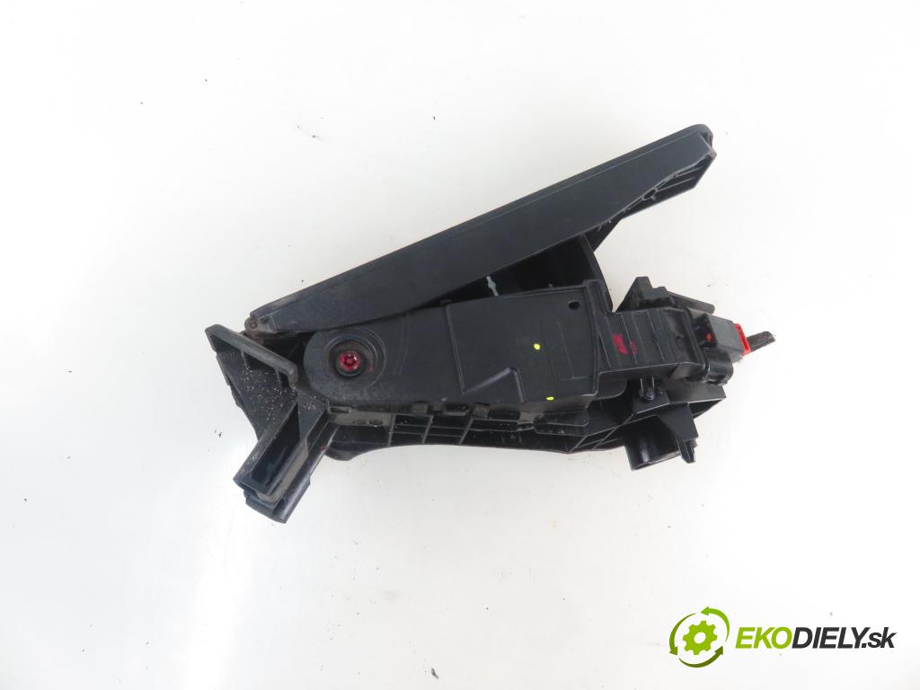 VW TOURAN (1T3) MINIVAN 2012 103,00 2.0 TDI - CFHC 1968,00 Potenciometer plynu 1T1721503J ; 1T1721503JE (Pedál)