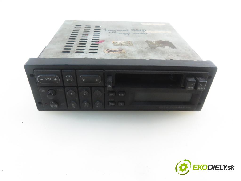 MERCEDES-BENZ Sedan (W124) SEDAN 1987 66,00 250 D 2497,00 RADIO Modul PU9833A