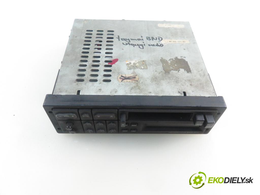 MERCEDES-BENZ Sedan (W124) SEDAN 1987 66,00 250 D 2497,00 RADIO Modul PU9833A