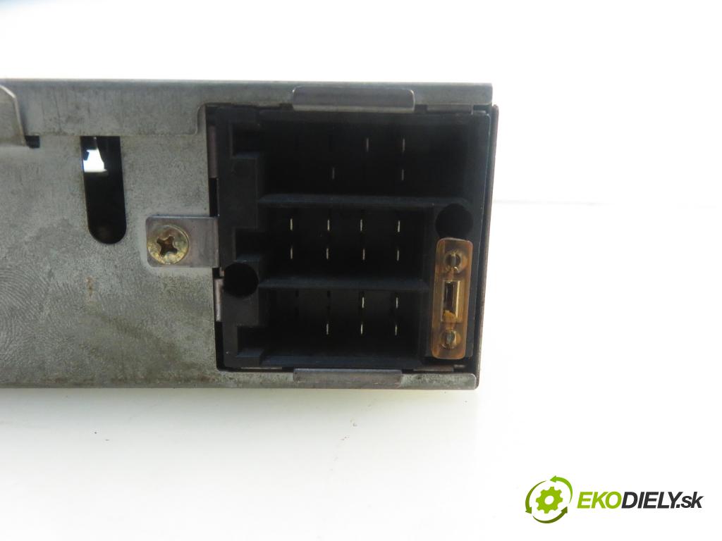 MERCEDES-BENZ Sedan (W124) SEDAN 1987 66,00 250 D 2497,00 RADIO Modul PU9833A