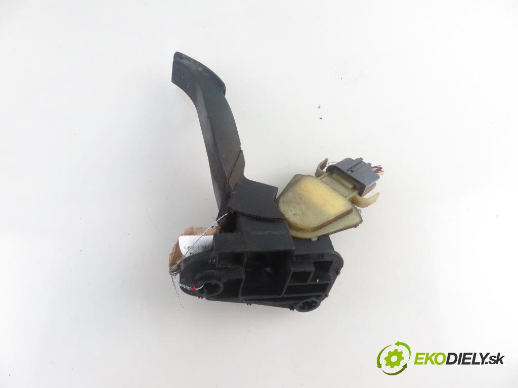 FORD TRANSIT Furgon (FA_ _) CHLODNIA 2005 63,00 2.0 DI 86 - F3FA 1998,00 Potenciometer plynu 1C119F836AC (Pedál)