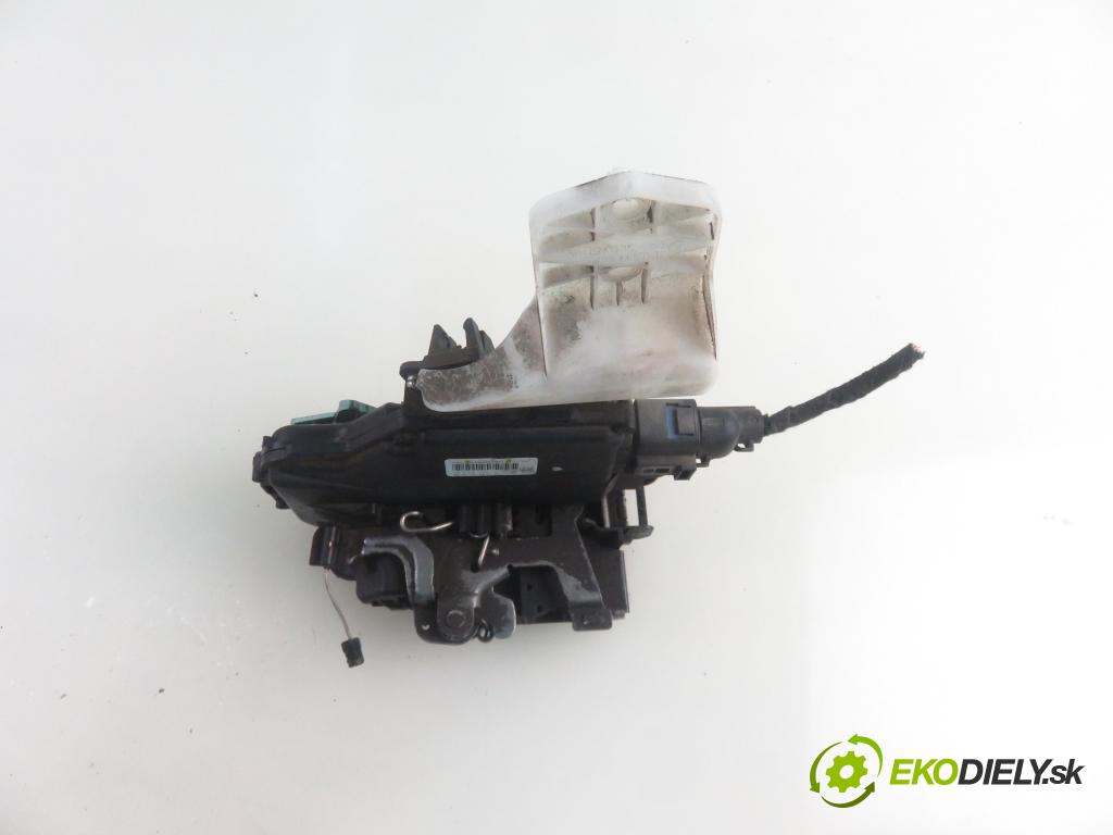 VW TOURAN (1T3) MINIVAN 2012 103,00 2.0 TDI - CFHC 1968,00 zámok PTE 7L0839016H