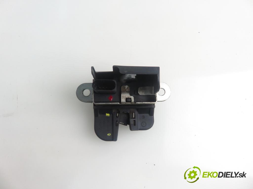 VW TOURAN (1T3) MINIVAN 2012 103,00 2.0 TDI - CFHC 1968,00 zámok dveří kufr EL. 1T0827505H