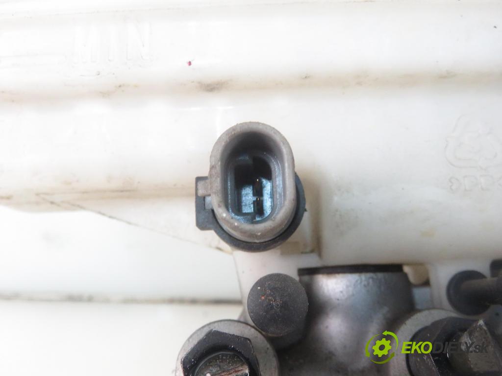 CHEVROLET CAPTIVA (C100, C140) SUV 2012 135,00 2.2 D 4WD 184 - Z 22 D1 2231,00 Posilovač P95488856 (Servočerpadlo, pumpa riadenia)