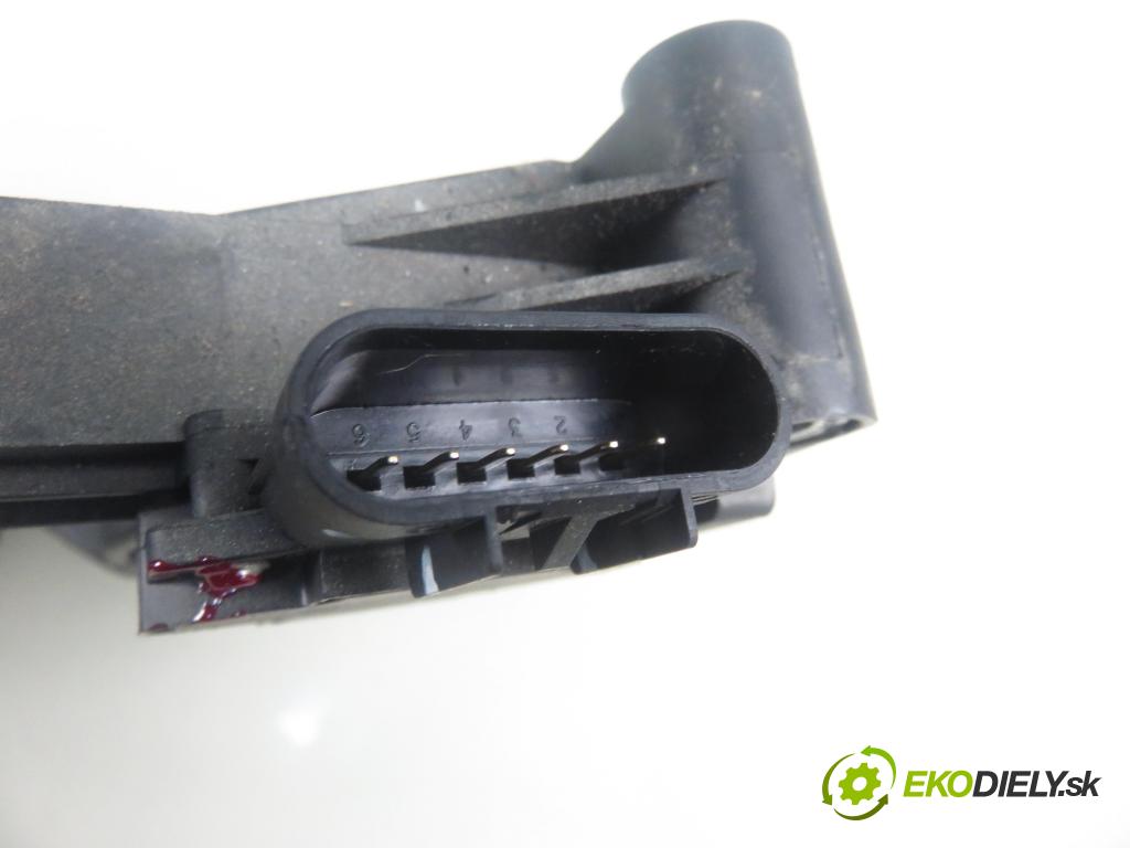 CHEVROLET CAPTIVA (C100, C140) SUV 2012 135,00 2.2 D 4WD 184 - Z 22 D1 2231,00 Potenciometer plynu 20905699 (Pedál)