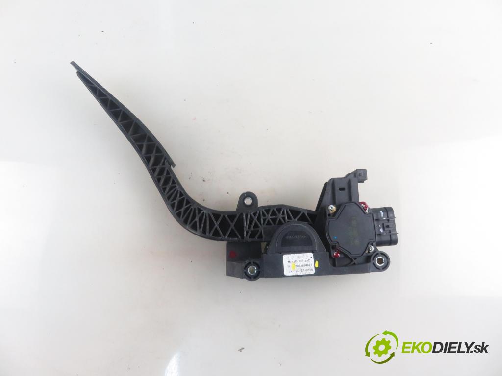 CHEVROLET CAPTIVA (C100, C140) SUV 2012 135,00 2.2 D 4WD 184 - Z 22 D1 2231,00 Potenciometer plynu 20905699 (Pedál)