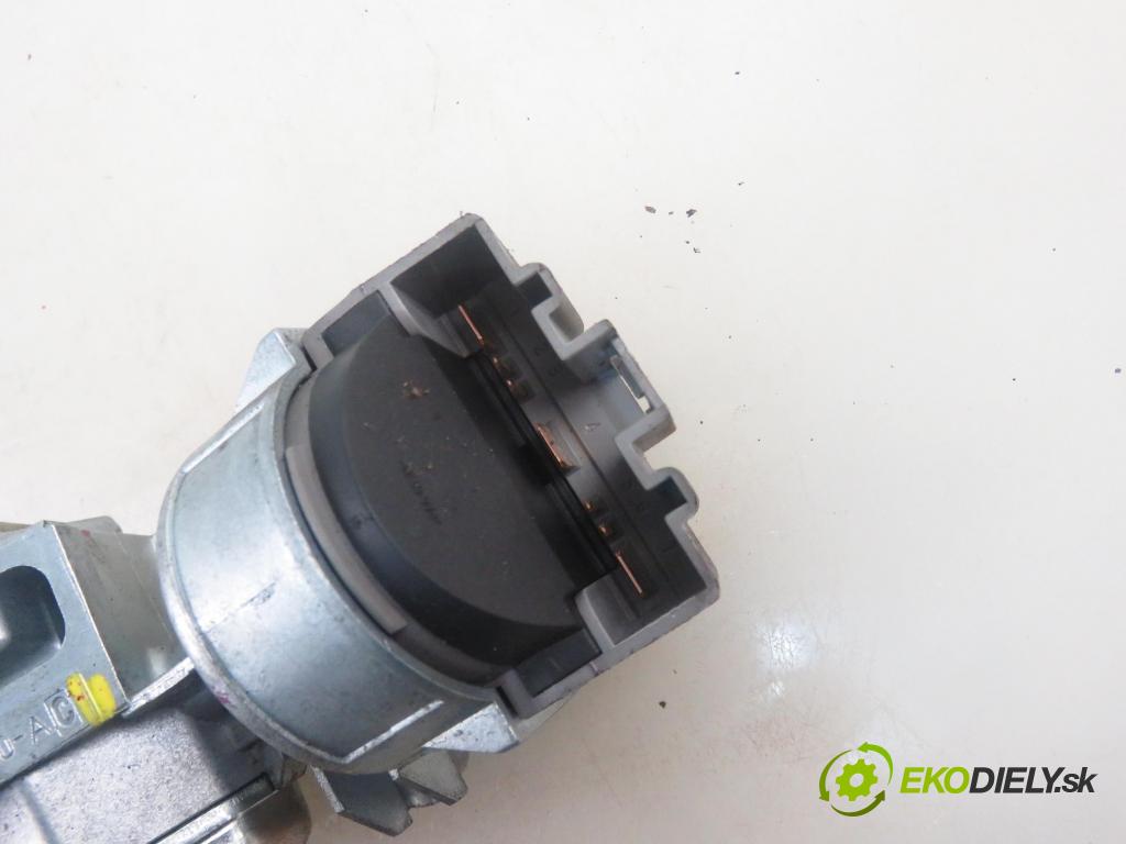 FORD FOCUS II (DA_, HCP) HB 2005 100,00 2.0 TDCi - G6DA 1997,00 spínačka 3M513F880AC (Spínací skříňky a klíče)