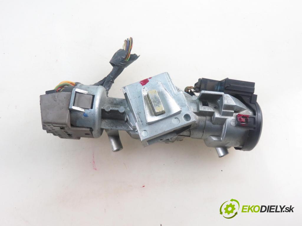 FORD FOCUS II (DA_, HCP) HB 2005 100,00 2.0 TDCi - G6DA 1997,00 spínačka 3M513F880AC (Spínací skříňky a klíče)