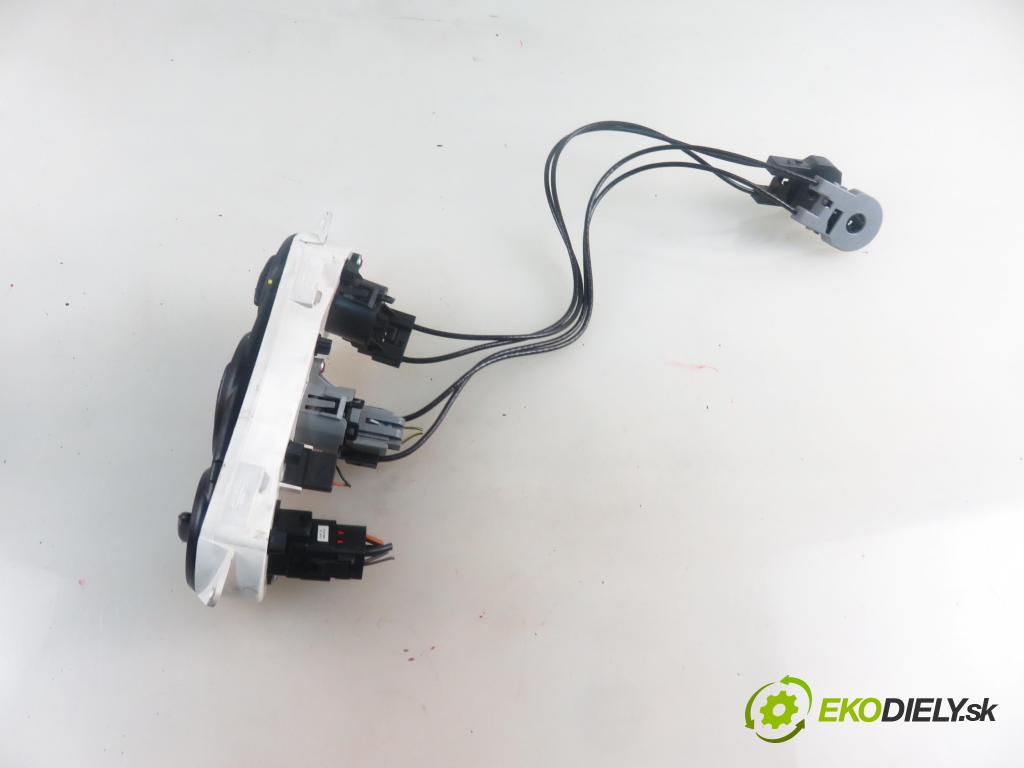 FORD FOCUS (DAW, DBW) HB 2002 74,00 1.6 16V 100 - FYDA 1596,00 Panel kúrenia KLIMATIZACE: 1S4H18C419BA ; 98AB18C419AF