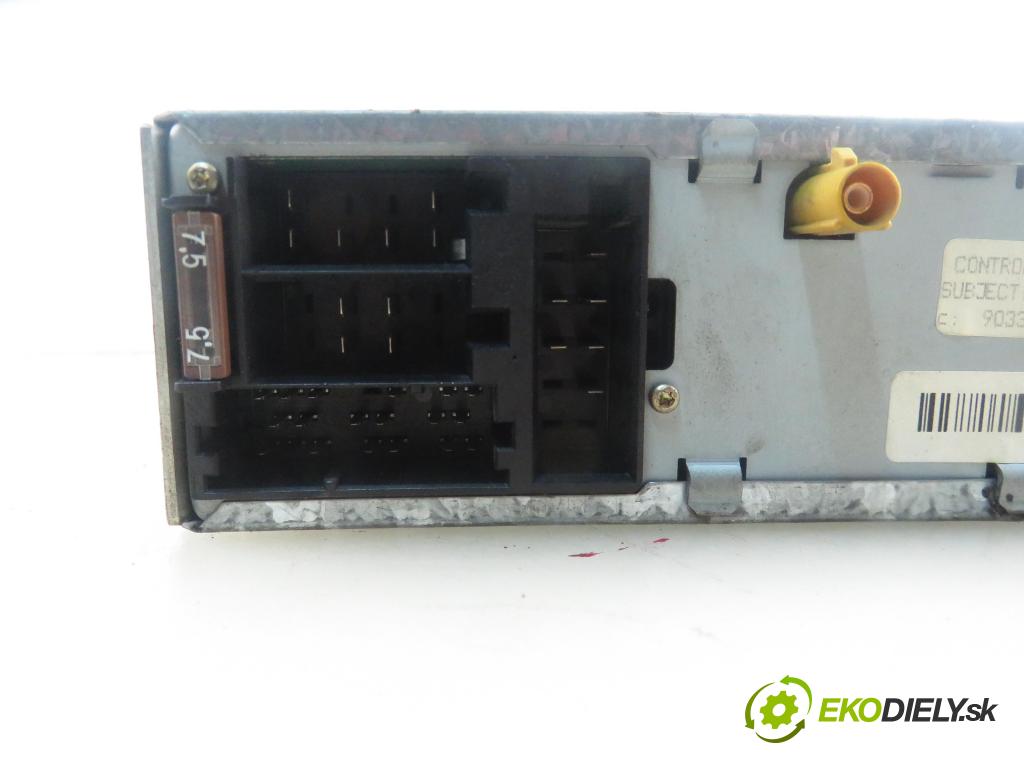 AUDI A4 (8E2, B6) SEDAN 2003 74,00 1.9 TDI PD 101 - AVB 1896,00 RADIO CD 8E0035186