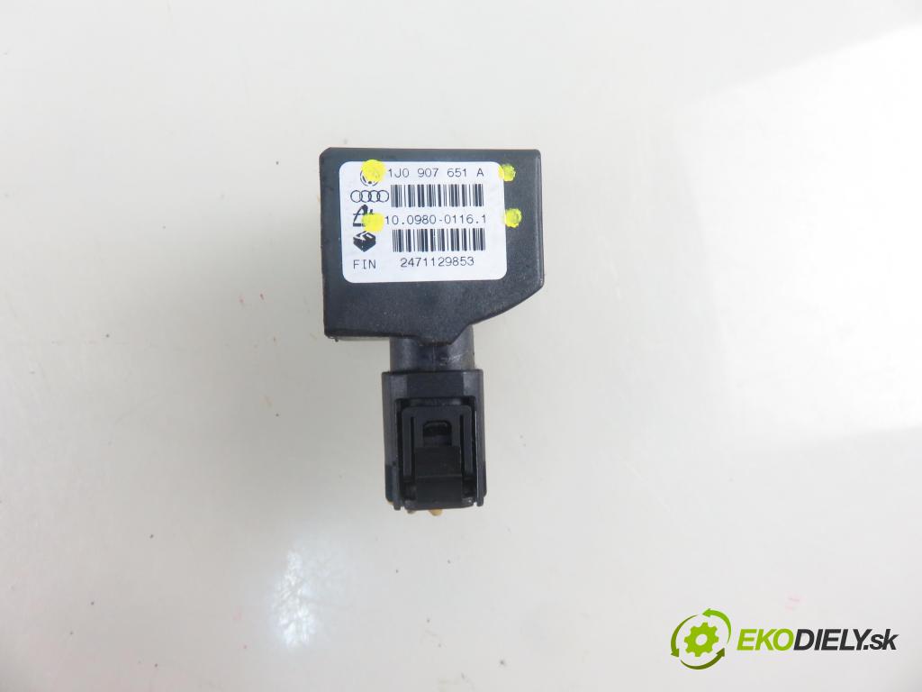 VW GOLF IV Variant (1J5) KOMBI 2001 66,00 1.9 TDI 90 - ALH 1896,00 snímač ESP 1J0907651A ; 10098001161