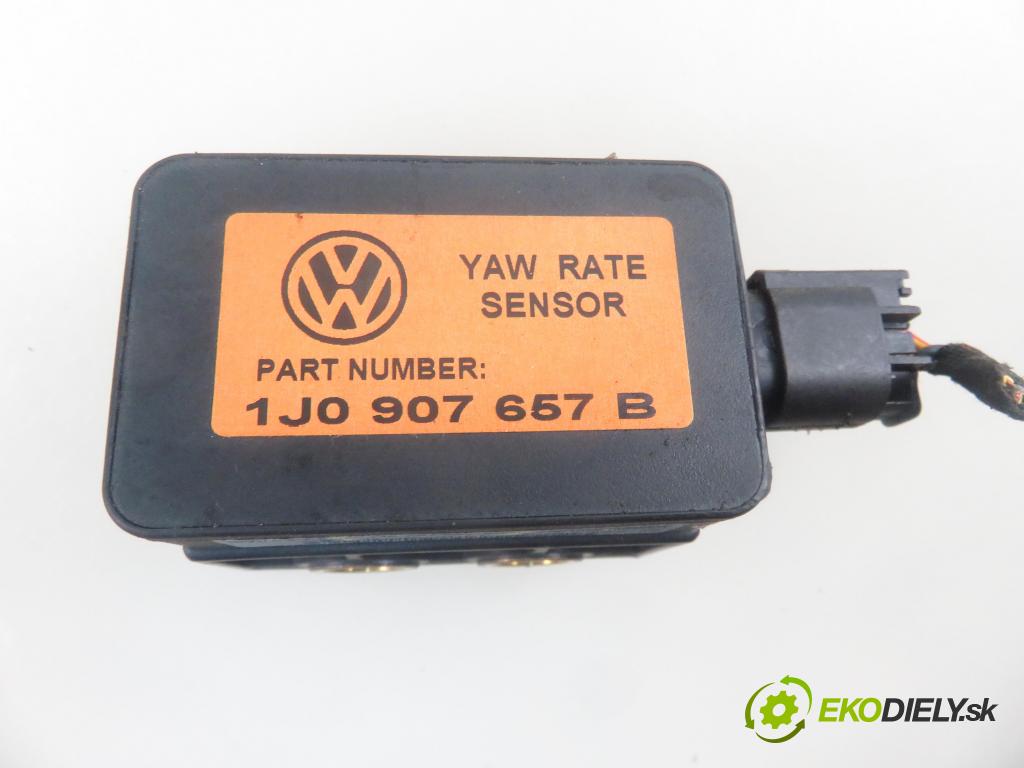 VW GOLF IV Variant (1J5) KOMBI 2001 66,00 1.9 TDI 90 - ALH 1896,00 snímač ESP 1J0907657B ; 10098001121