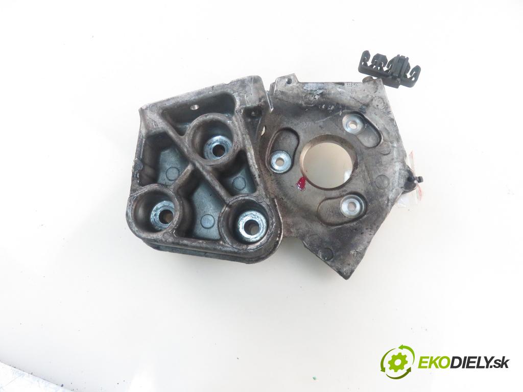 RENAULT LAGUNA II (BG0/1_) LIFTBACK 2003 88,00 1.9 dCi 120 - F9Q 750 1870,00 Uchytenie pumpy vstrekovacej 205689 ; 255708