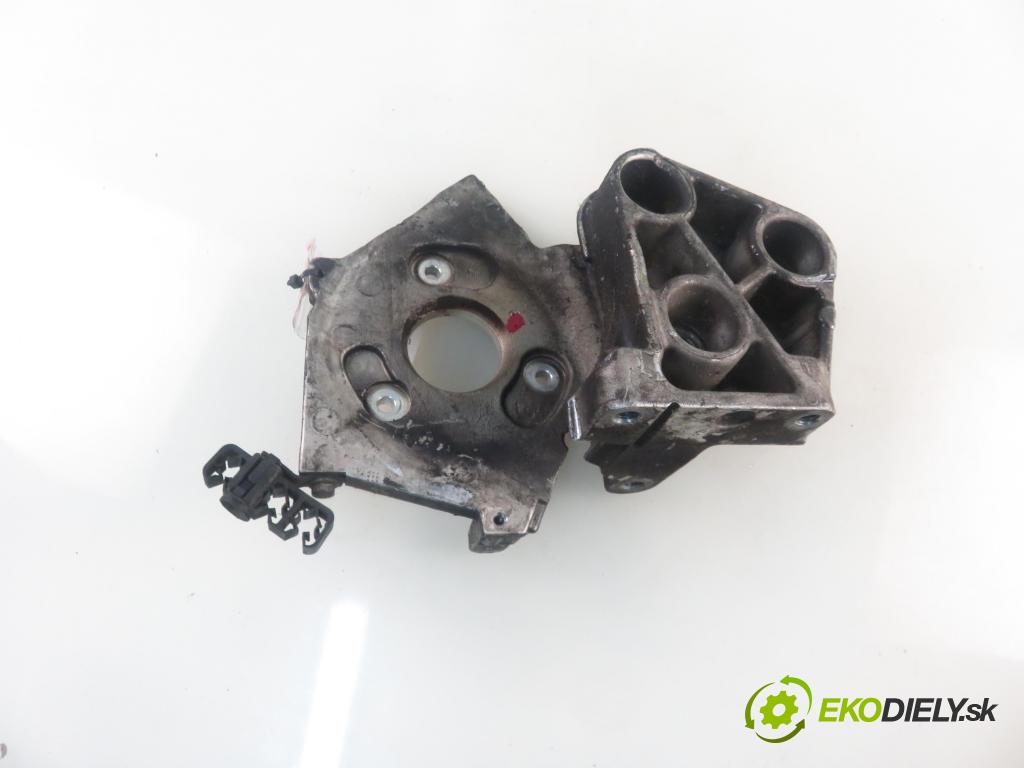 RENAULT LAGUNA II (BG0/1_) LIFTBACK 2003 88,00 1.9 dCi 120 - F9Q 750 1870,00 Uchytenie pumpy vstrekovacej 205689 ; 255708
