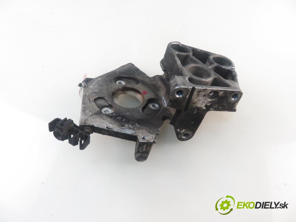 RENAULT LAGUNA II (BG0/1_) LIFTBACK 2003 88,00 1.9 dCi 120 - F9Q 750 1870,00 Uchytenie pumpy vstrekovacej 205689 ; 255708