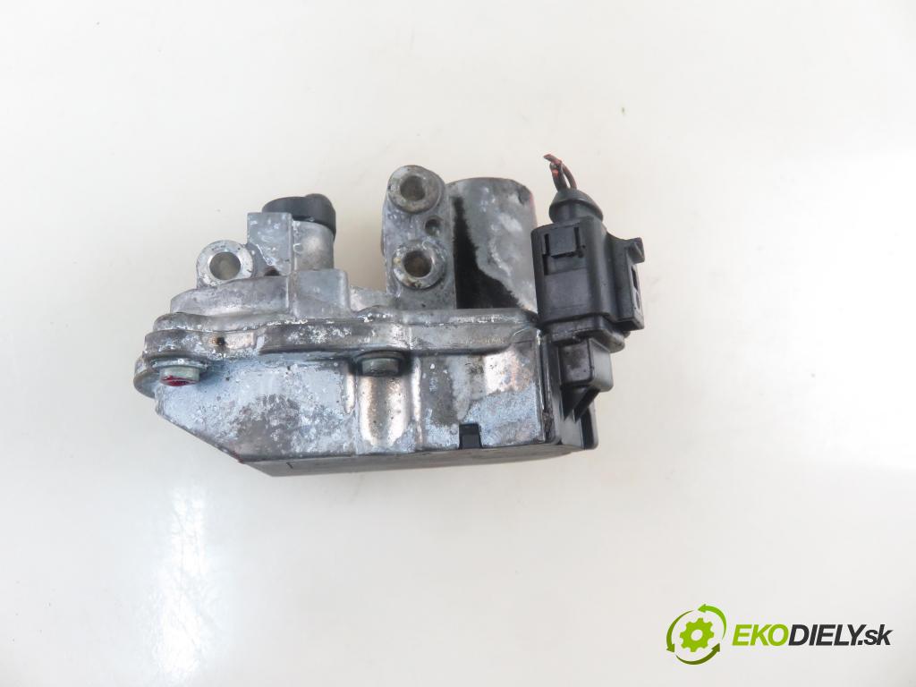 AUDI A6 (4F2, C6) SEDAN 2004 165,00 3.0 TDI quattro - BMK 2967,00 Nastavovač zvod, potrubie 059129086M ; A2C53308513 (Motorček ostatné)