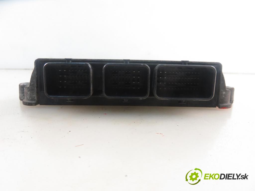 PEUGEOT 206 liftback (2A/C) HB 2001 55,00 1.4 75 - KFW 1360,00 Riadiaca jednotka Motor SW9663394480 ; 215859444A