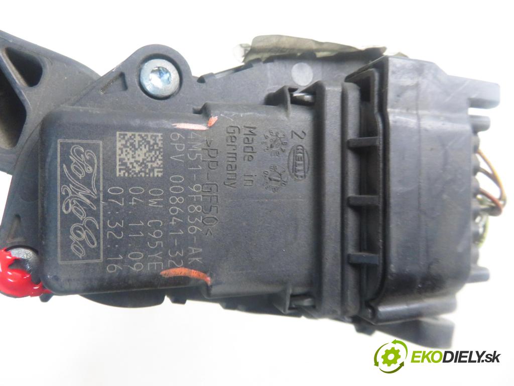 FORD FOCUS II Turnier (DA_, FFS, DS) KOMBI 2009 66,00 1.6 TDCi - GPDA 1560,00 potenciometr plynového pedálu 4M519F836AK ; 6PV00864132 (Pedály)