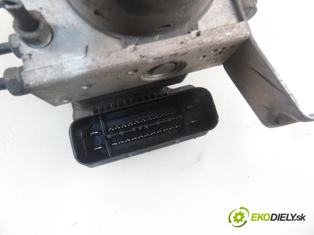 FORD FOCUS II Turnier (DA_, FFS, DS) KOMBI 2009 66,00 1.6 TDCi - GPDA 1560,00 Pumpa ABS 10097001293 ; 28570028033 ; 8M512M110AA (Pumpa ABS)