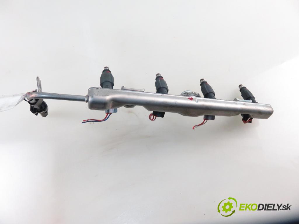 TOYOTA AURIS (_E15_) HB 2008 71,00 1.4 (ZZE150_) 97 - 4ZZ-FE 1398,00 Lišta vstrekovacia 0280155936 ; 232500D020 (Vstrekovacia lišta)