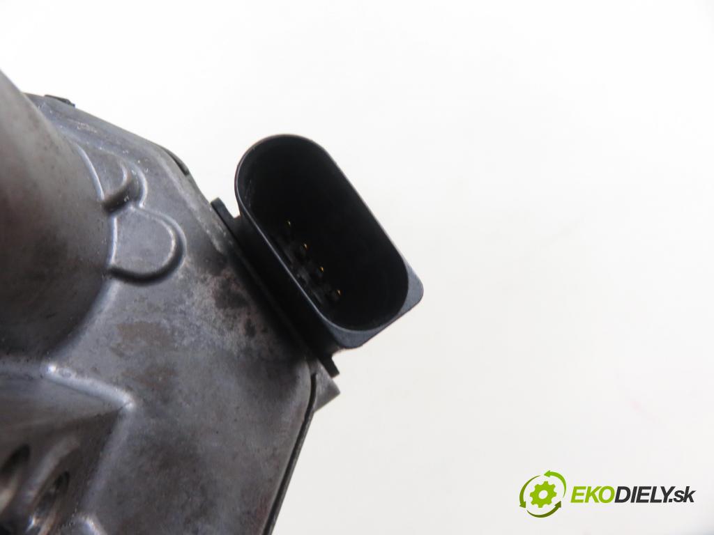 AUDI A6 (4F2, C6) SEDAN 2004 165,00 3.0 TDI quattro - BMK 2967,00 Nastavovač zvod, potrubie 059129086M ; A2C53308513 (Motorček ostatné)