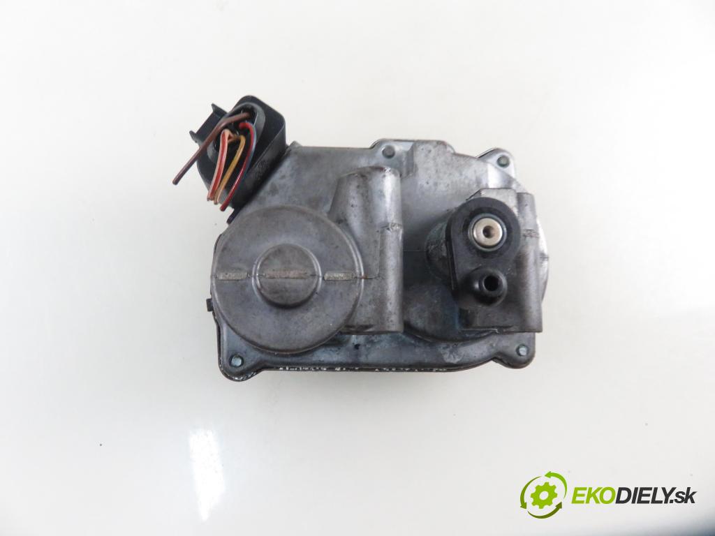 AUDI A6 (4F2, C6) SEDAN 2004 165,00 3.0 TDI quattro - BMK 2967,00 Nastavovač zvod, potrubie 059129086M ; A2C53308513 (Motorček ostatné)