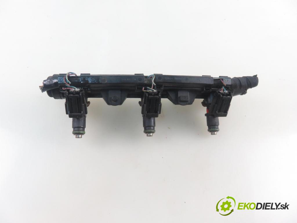 SKODA FABIA II Combi (545) KOMBI 2010 51,00 1.2 - CGPA 1198,00 Lišta vstrekovacia 03E906031C ; 03E133320A ; 03E133319E (Vstrekovacia lišta)