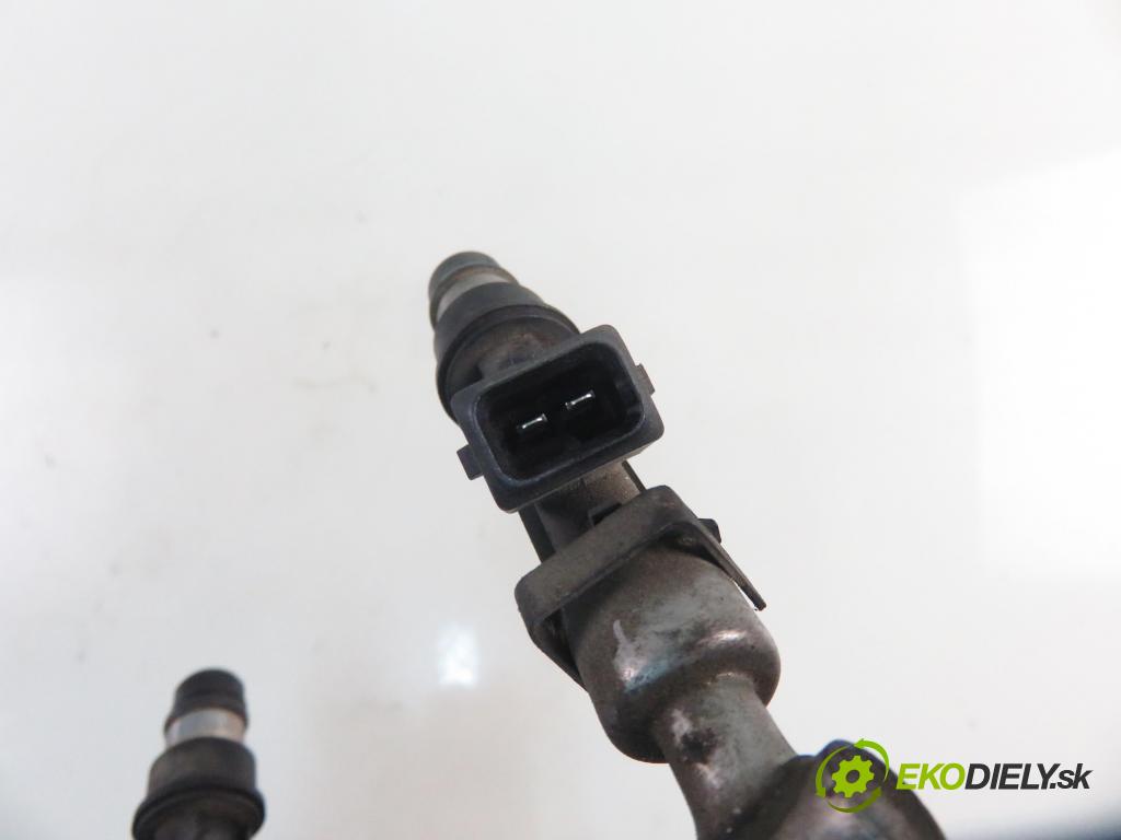 OPEL ASTRA G liftback (T98) HB 2001 62,00 1.6 8V - Z 16 SE 1598,00 Lišta vstrekovacia 25317316 (Vstrekovacia lišta)