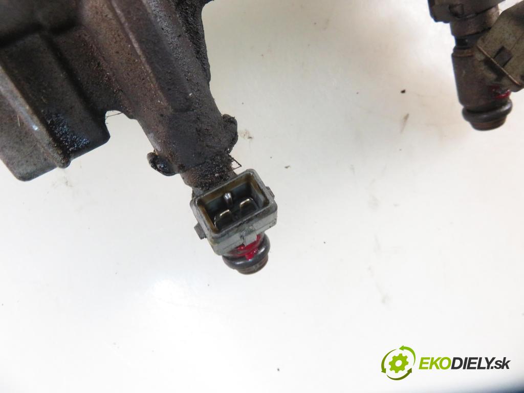 LANCIA LYBRA (839_) SEDAN 2002 96,00 1.8 16V (839AXB1A, 839AXG1A) - 839 A7.000 1747,00 Lišta vstrekovacia IWP006 (Vstrekovacia lišta)