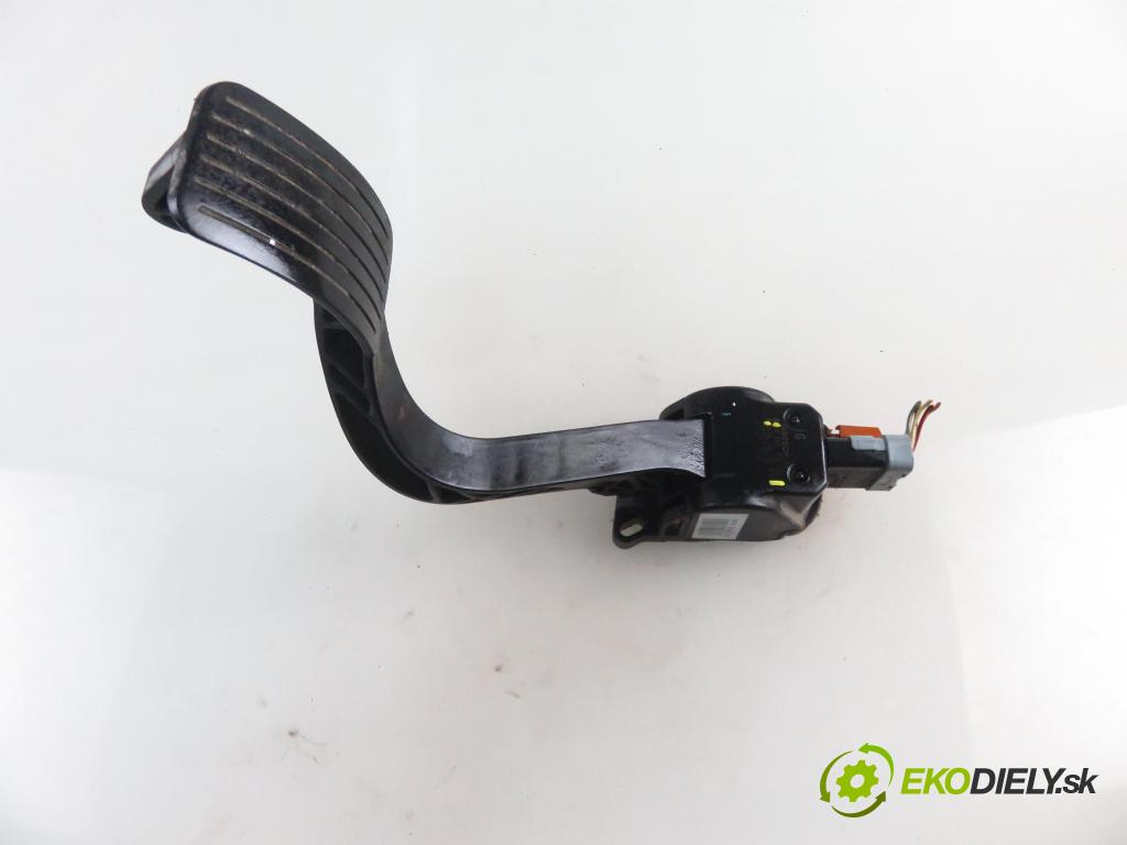 PEUGEOT PARTNER Tepee KOMBIVAN 2010 68,00 1.6 e-HDi 90 8V - 9HP (DV6DTED) 1560,00 Potenciometer plynu 0280755166 ; 9671416780 (Pedál)