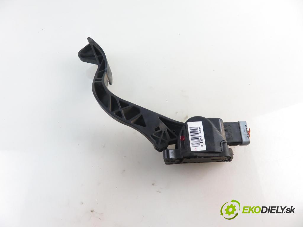 PEUGEOT PARTNER Tepee KOMBIVAN 2010 68,00 1.6 e-HDi 90 8V - 9HP (DV6DTED) 1560,00 Potenciometer plynu 0280755166 ; 9671416780 (Pedál)