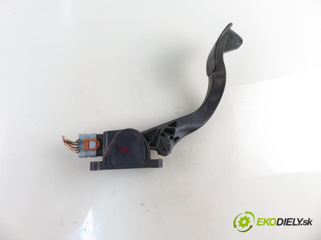 PEUGEOT PARTNER Tepee KOMBIVAN 2010 68,00 1.6 e-HDi 90 8V - 9HP (DV6DTED) 1560,00 Potenciometer plynu 0280755166 ; 9671416780 (Pedál)