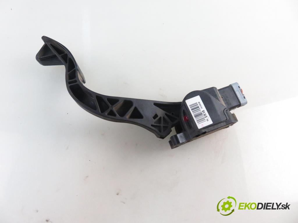 PEUGEOT PARTNER Tepee KOMBIVAN 2010 68,00 1.6 e-HDi 90 8V - 9HP (DV6DTED) 1560,00 Potenciometer plynu 0280755166 ; 9671416780 (Pedál)