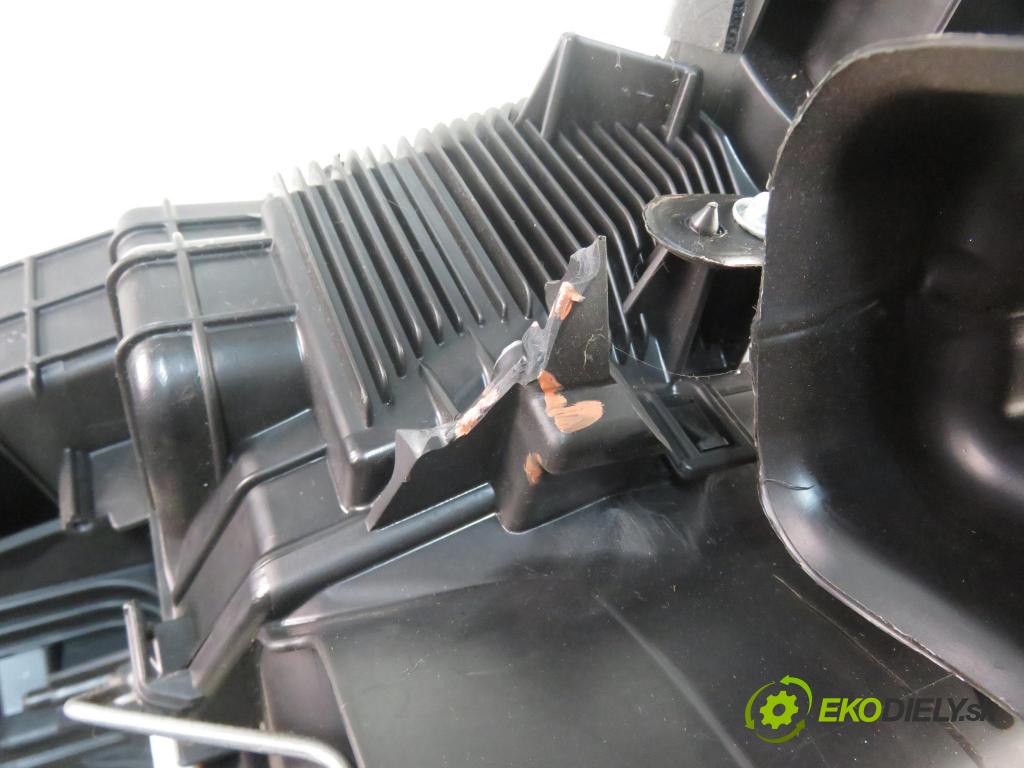 FORD S-MAX II (CJ, WA6) MINIVAN 2016 132,00 2.0 TDCi 180 - T8CJ 1997,00 Výhrevné teleso, radiátor kúrenia klimatizácie DS7H19B555CK