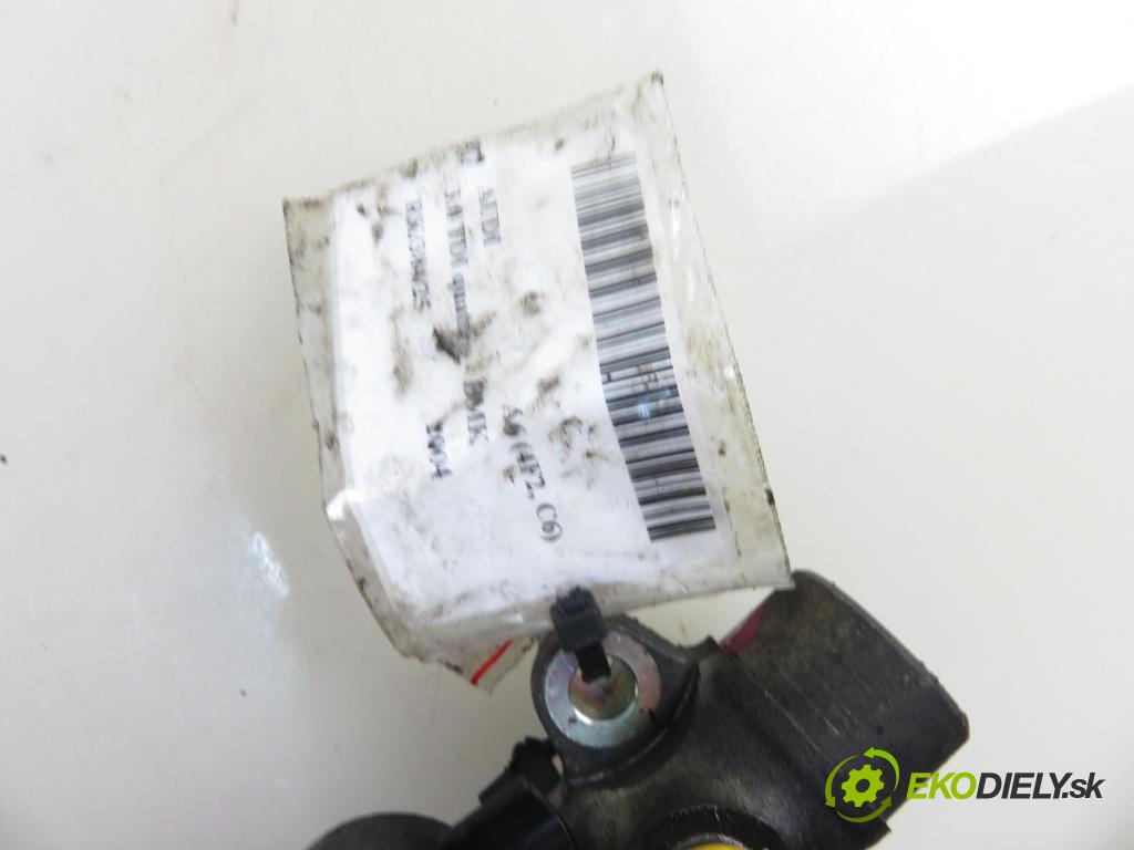 AUDI A6 (4F2, C6) SEDAN 2004 165,00 3.0 TDI quattro - BMK 2967,00 Lišta vstrekovacia 059130089D (Vstrekovacia lišta)